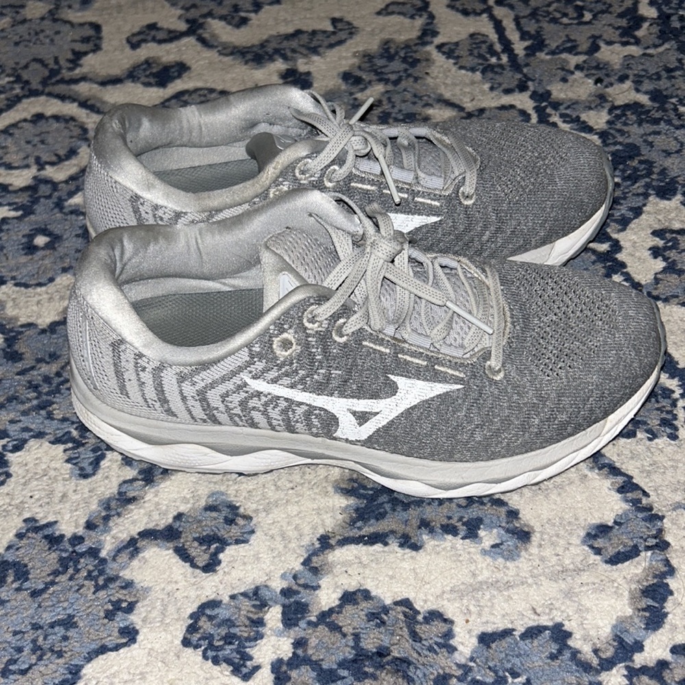 Mizuno Sneakers